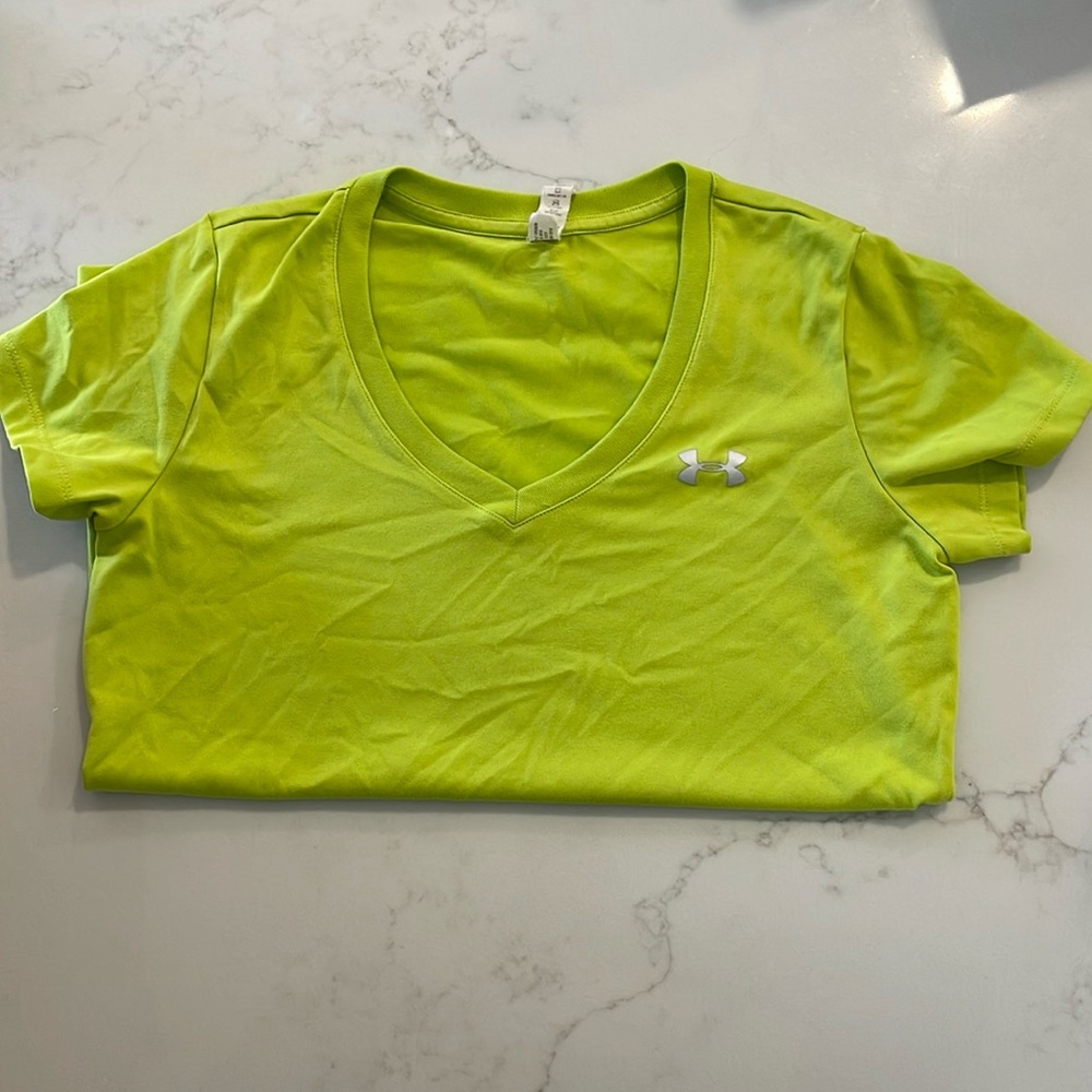 Women’s Under Armour Workout Shirt Size XS